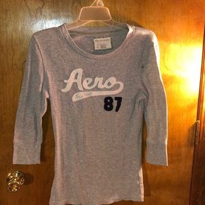 Light grey 3/4 sleeve shirt